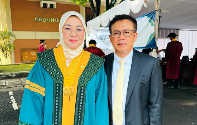 Anne Ratna Mustika dan suami, Iskandar. [Instagram @anneratna82]